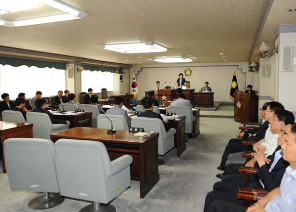 '189회 정례회 9차본회의' 게시글의 사진(1) 'DSC_6738.jpg'