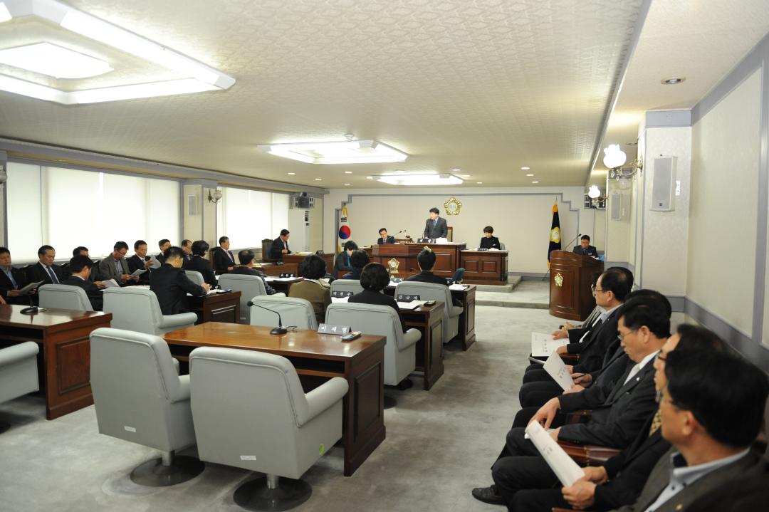 '215회 정례회 1차본회의' 게시글의 사진(1) 'DSC_9418.JPG'