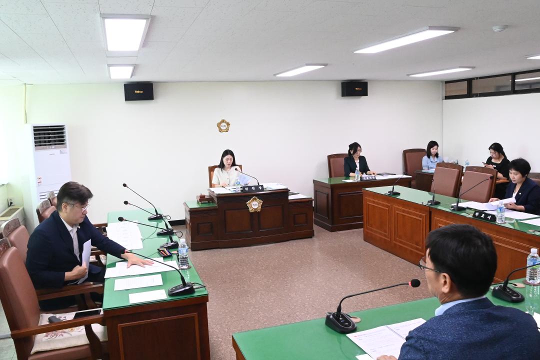 '288회 임시회 행정복지위원회' 게시글의 사진(1) '288회 임시회 행복위 7.11.JPG'