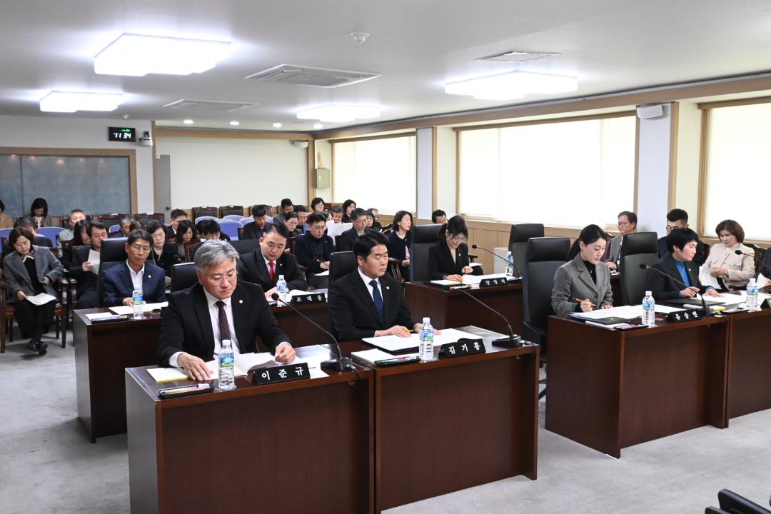 '290회 정례회 본회의' 게시글의 사진(2) '290회 본회의-11.20.jpg'